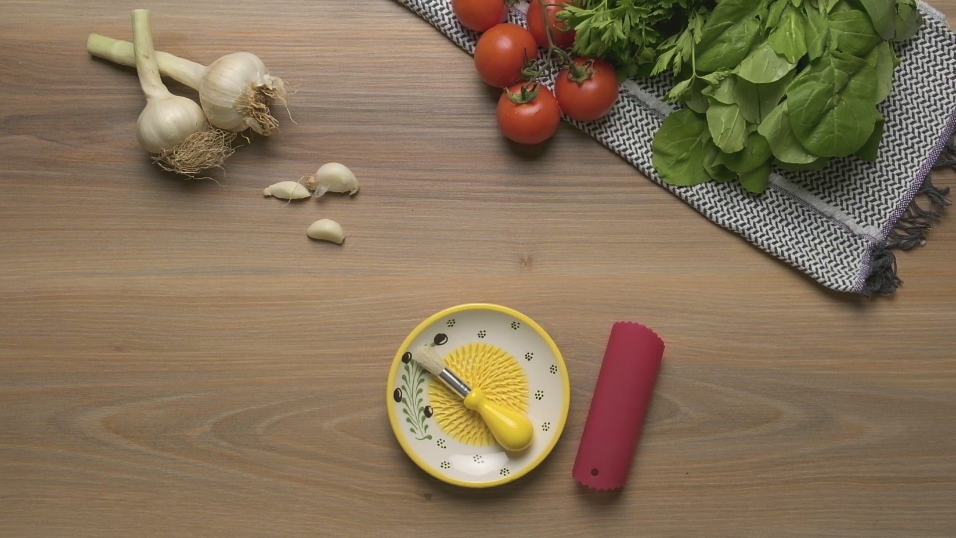 how to use ceramic garlic grater plate