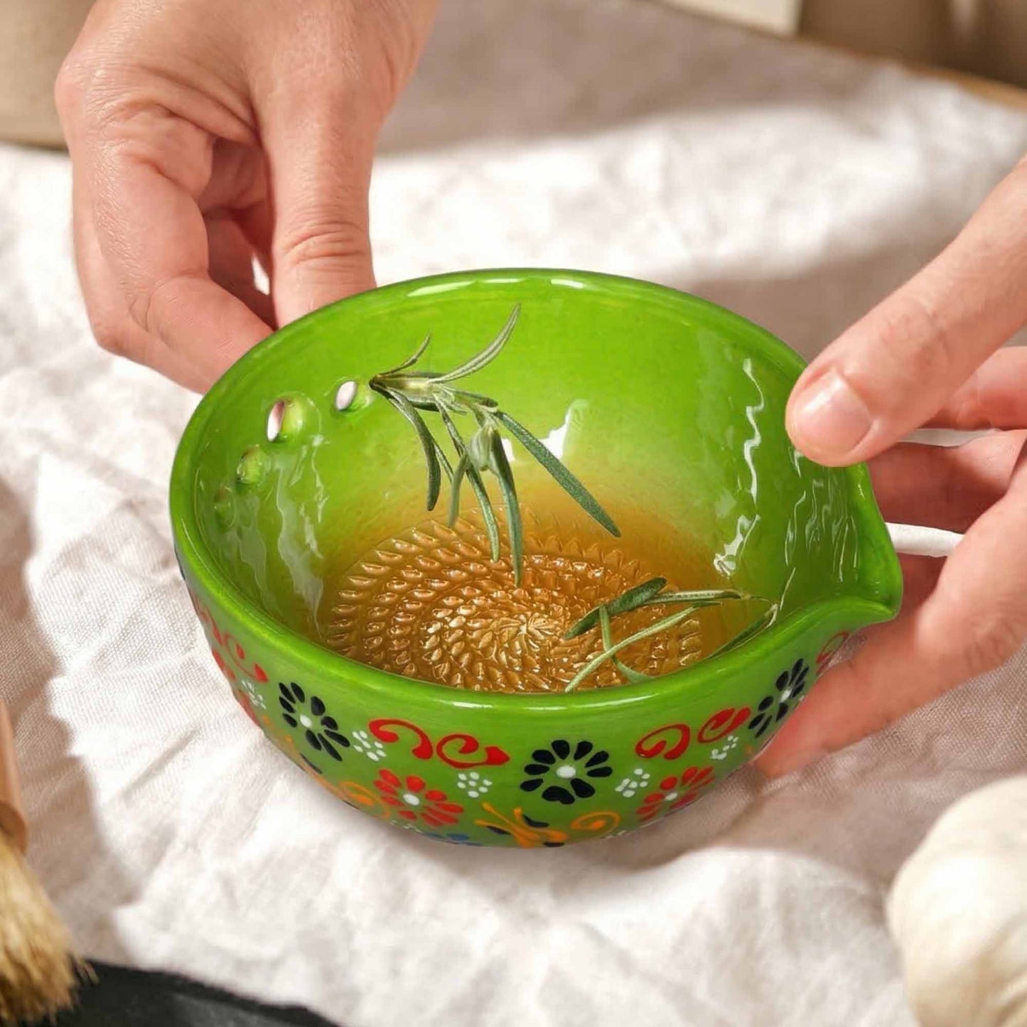 Herb Stripper Bowl & Garlic Grater  – Ceramic Ginder Bowl for Herbs, Ginger & Parmesan